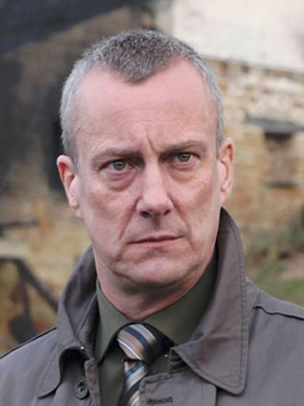 Stephen Tompkinson