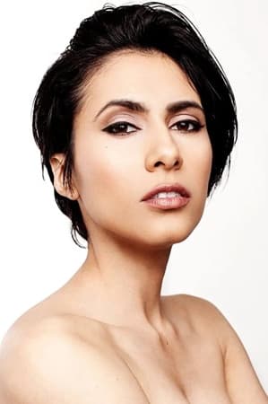 Cristina Vee