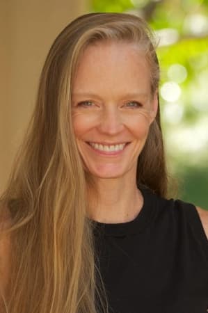 Suzy Amis Cameron