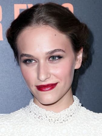 Zoe Graham